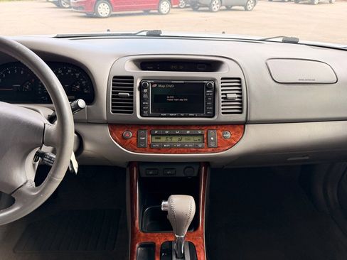 Used 2004 Toyota Camry LE image 22