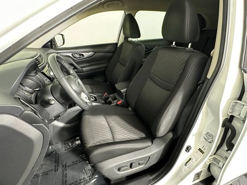 Used 2020 Nissan Rogue SV AWD/4WD image 30