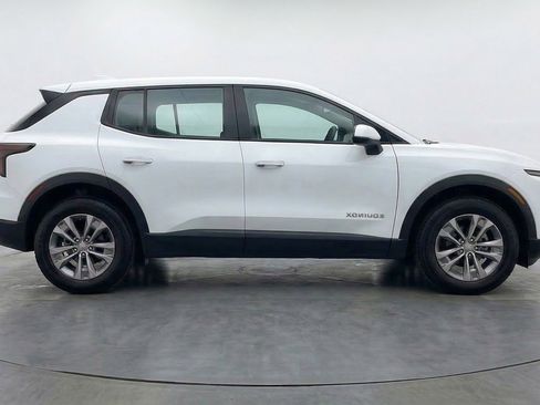 Used 2025 Chevrolet Equinox LT image 11