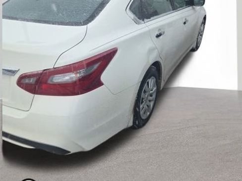 Used 2018 Nissan Altima 2.5 S w/ S Convenience Package image 9