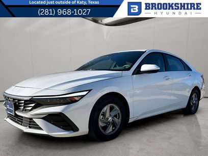 Used 2025 Hyundai Elantra SE
