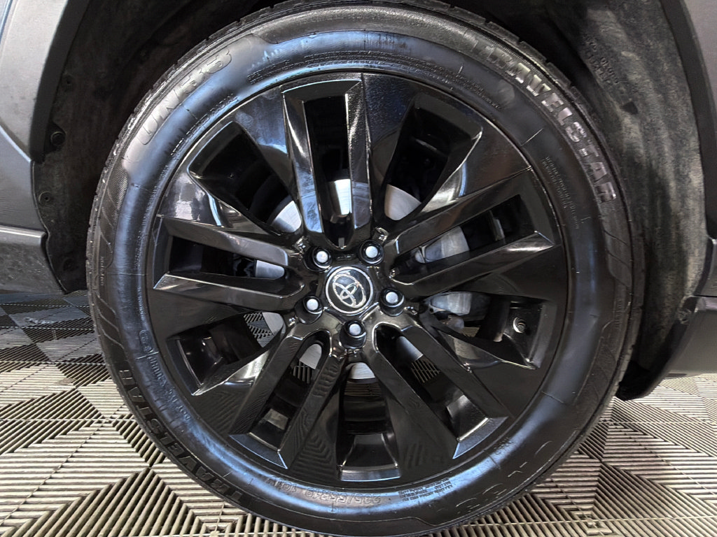 Used 2020 Toyota RAV4 XLE Premium FWD image 37