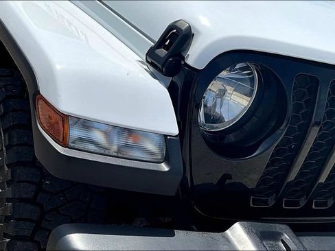 Used 2022 Jeep Gladiator Sport AWD/4WD image 31
