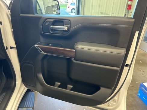 Used 2019 GMC Sierra 1500 SLT image 25