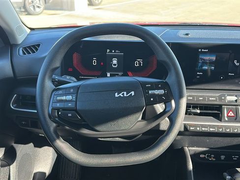 Used 2025 Kia K4 LXS image 22