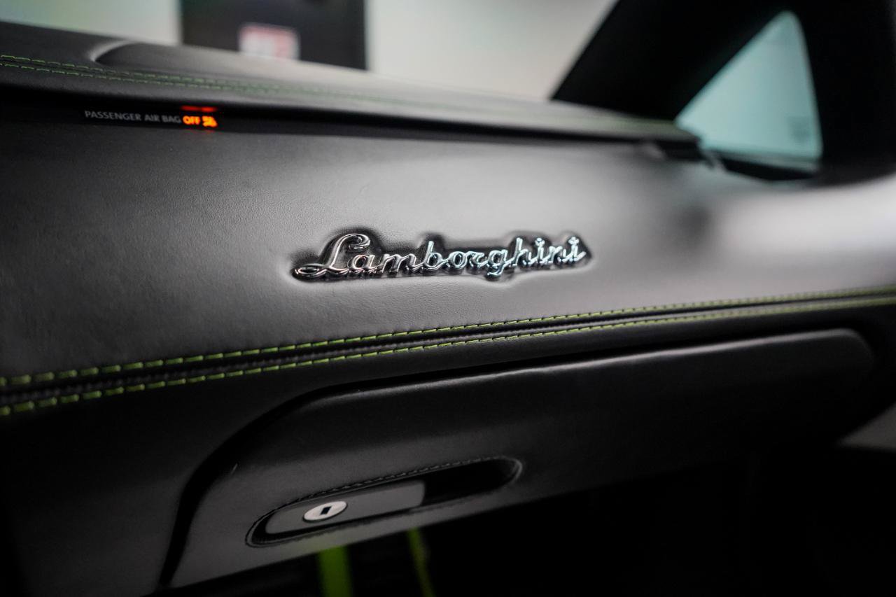Used 2018 Lamborghini Aventador S AWD/4WD image 24