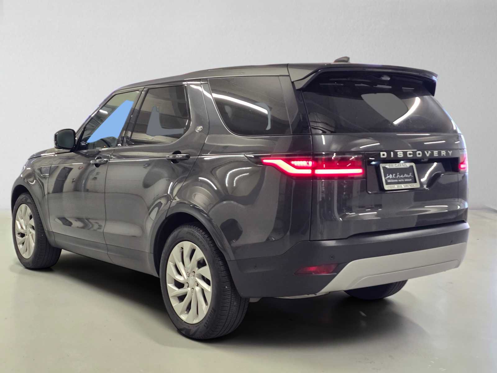 Used 2025 Land Rover Discovery S AWD/4WD image 3