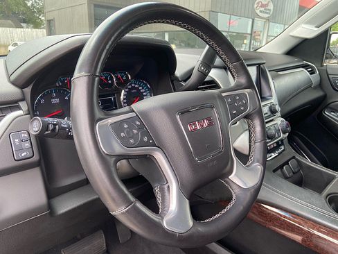 Used 2019 GMC Yukon SLT AWD/4WD image 13