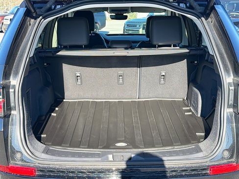 Used 2025 Land Rover Discovery Sport S image 12