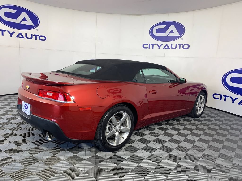 Used 2015 Chevrolet Camaro LT RWD image 3