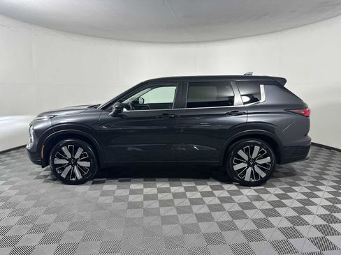 Used 2025 Mitsubishi Outlander SE AWD/4WD image 4