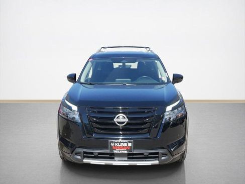 Certified 2024 Nissan Pathfinder SL w/ Black Appearance Package AWD/4WD image 8