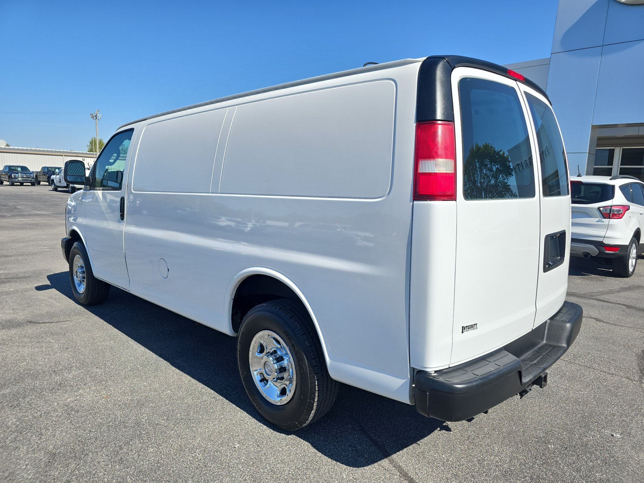 Used 2016 Chevrolet Express 2500 RWD image 8