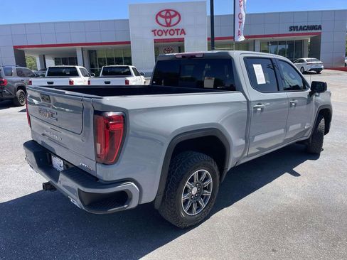Used 2024 GMC Sierra 1500 AT4 w/ Technology Package AWD/4WD image 3