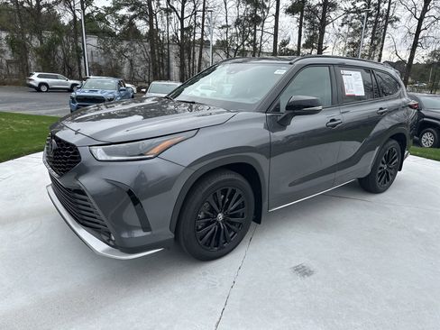Certified 2025 Toyota Highlander XSE image 5