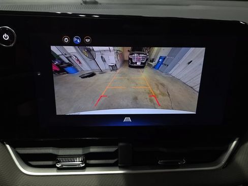 New 2026 Chevrolet Equinox LT w/ Convenience Package II FWD image 13