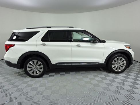 Used 2022 Ford Explorer Limited w/ Equipment Group 301A AWD/4WD image 8