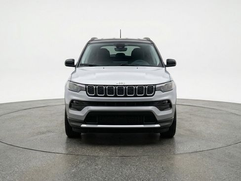 Used 2025 Jeep Compass Limited image 2