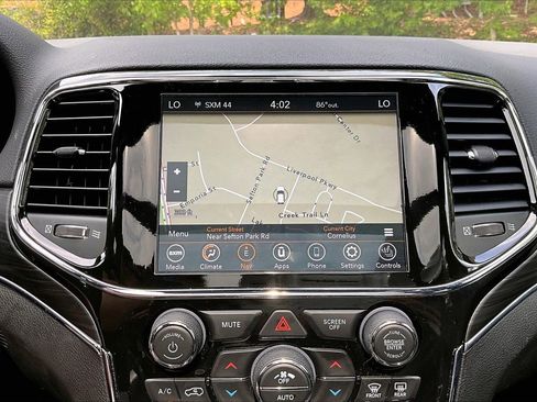 Certified 2022 Jeep Grand Cherokee Limited w/ Tech Group AWD/4WD image 13