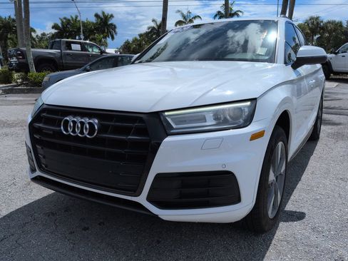 Used 2020 Audi Q5 2.0T Premium w/ Titanium Sport Package AWD/4WD image 9