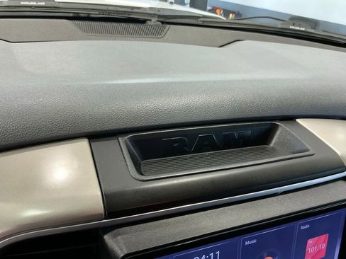 Used 2019 RAM 1500 Classic SLT AWD/4WD image 28