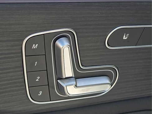 New 2026 Mercedes-Benz GLB 250 image 17