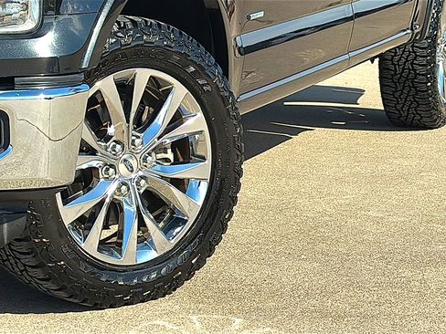 Used 2015 Ford F150 Lariat image 3