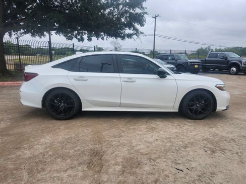 Used 2025 Honda Civic Sport image 2