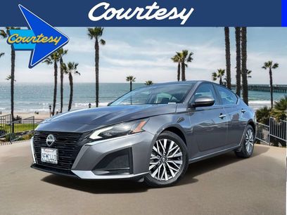 Used 2023 Nissan Altima 2.5 SV
