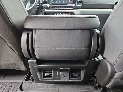 Used 2023 GMC Sierra 1500 Elevation image 32
