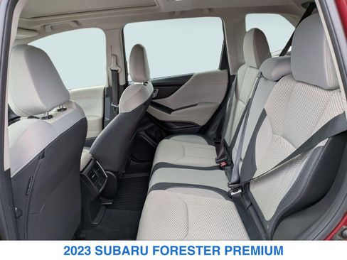 Used 2023 Subaru Forester Premium AWD/4WD image 9