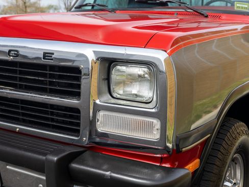 Used 1991 Dodge D/W Truck 250 image 27