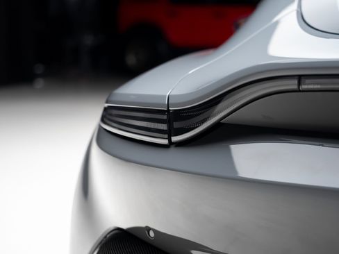 Used 2020 Aston Martin V8 Vantage Coupe RWD image 29