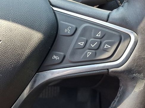 Used 2018 Chevrolet Equinox Premier FWD image 17