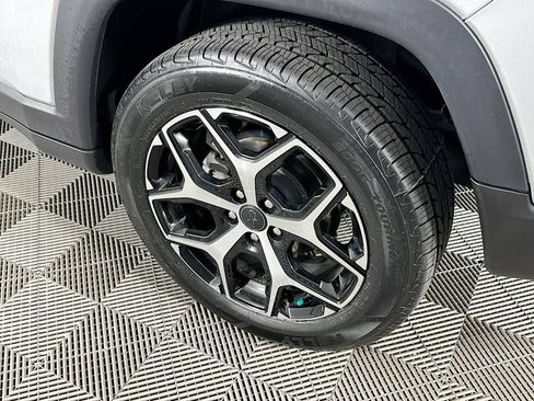 Certified 2025 Jeep Compass Limited AWD/4WD image 40