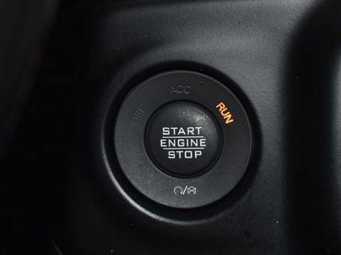 Used 2022 Jeep Wrangler Unlimited Sahara w/ Cold Weather Group image 20