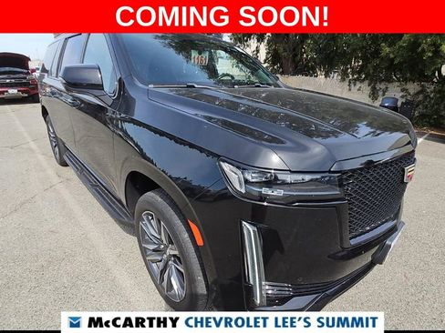 Used 2021 Cadillac Escalade ESV Sport Platinum AWD/4WD image 2