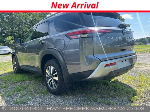 Used 2023 Nissan Pathfinder SL AWD/4WD image 4
