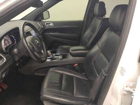 Used 2019 Jeep Grand Cherokee Limited image 17