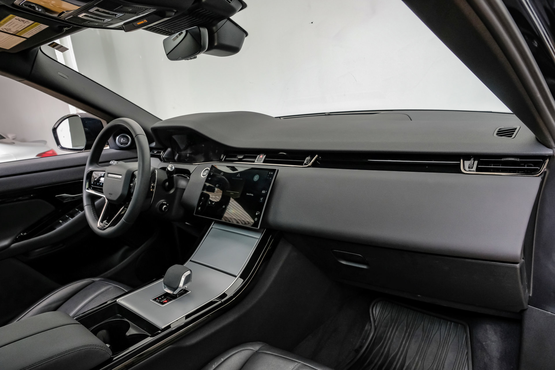 Used 2024 Land Rover Range Rover Evoque S AWD/4WD image 17