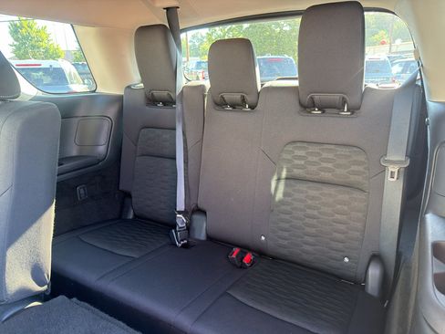 Used 2025 Nissan Pathfinder SV AWD/4WD image 28