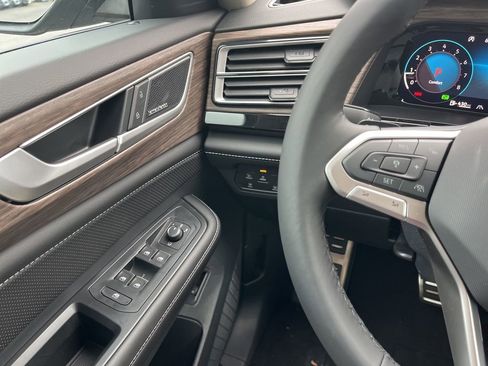 New 2026 Volkswagen Atlas SEL Premium R-Line image 18