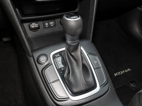 Used 2018 Hyundai Kona SE image 15