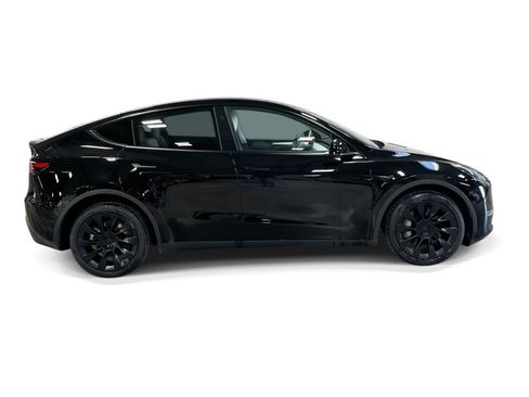 Certified 2023 Tesla Model Y Long Range AWD/4WD image 7