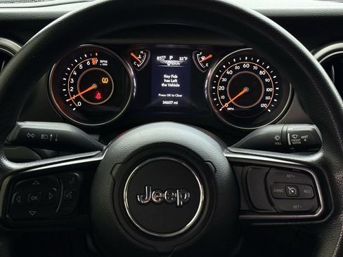 Used 2021 Jeep Gladiator Sport image 18