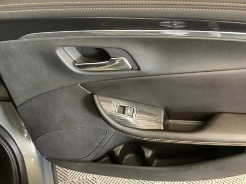Used 2018 Chevrolet Impala LT FWD image 29