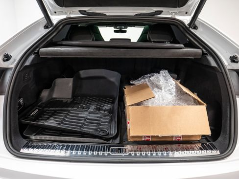 Used 2020 Lamborghini Urus image 59