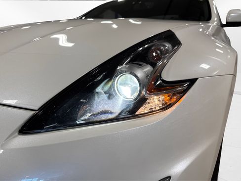 Used 2020 Nissan 370Z Touring Sport image 14