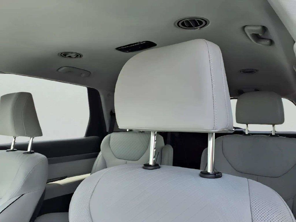 Used 2023 Hyundai Palisade SEL AWD/4WD image 12