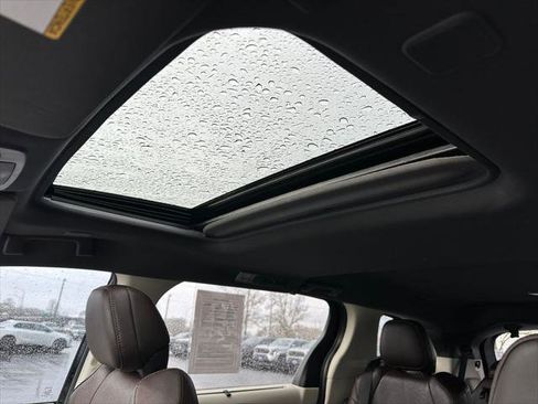 Certified 2021 Toyota Sienna Platinum image 23